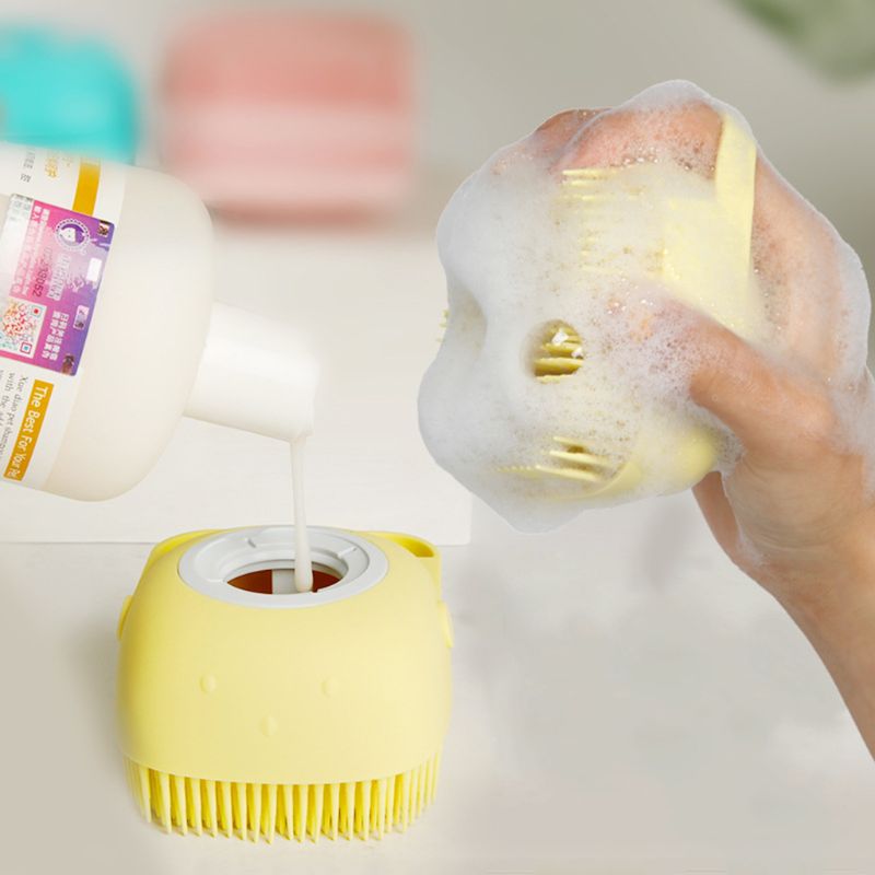 Pet Shampoo Brush